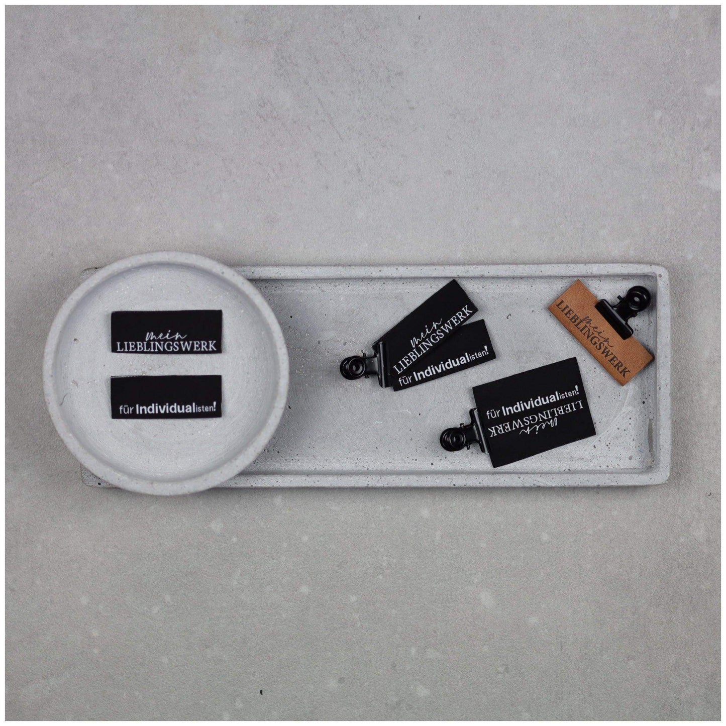 Entdecke unsere auffälligen Statement Weblabels! Perfekt für individuelle DIY-Projekte und einzigartige Modekreationen. Hochwertig, langlebig und einfach anzubringen. Verleihe Deinen Designs eine besondere Note mit unseren trendigen Labels. Jetzt online b