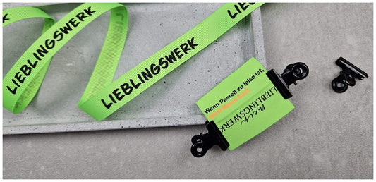 Entdecke unsere vielseitigen Webbänder und Kordeln im schlichten oder auffälligen Neon-Stil! Perfekt für kreative DIY-Projekte, langlebig und einfach zu verarbeiten. Verleihe Deinen Designs eine individuelle Note. Jetzt online bestellen!