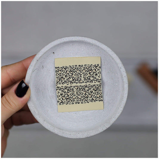 Entdecke unsere auffälligen Statement Weblabels! Perfekt für individuelle DIY-Projekte und einzigartige Modekreationen. Hochwertig, langlebig und einfach anzubringen. Verleihe Deinen Designs eine besondere Note mit unseren trendigen Labels. Jetzt online b