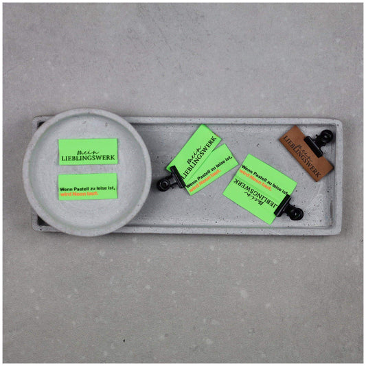 Entdecke unsere auffälligen Statement Weblabels! Perfekt für individuelle DIY-Projekte und einzigartige Modekreationen. Hochwertig, langlebig und einfach anzubringen. Verleihe Deinen Designs eine besondere Note mit unseren trendigen Labels. Jetzt online b