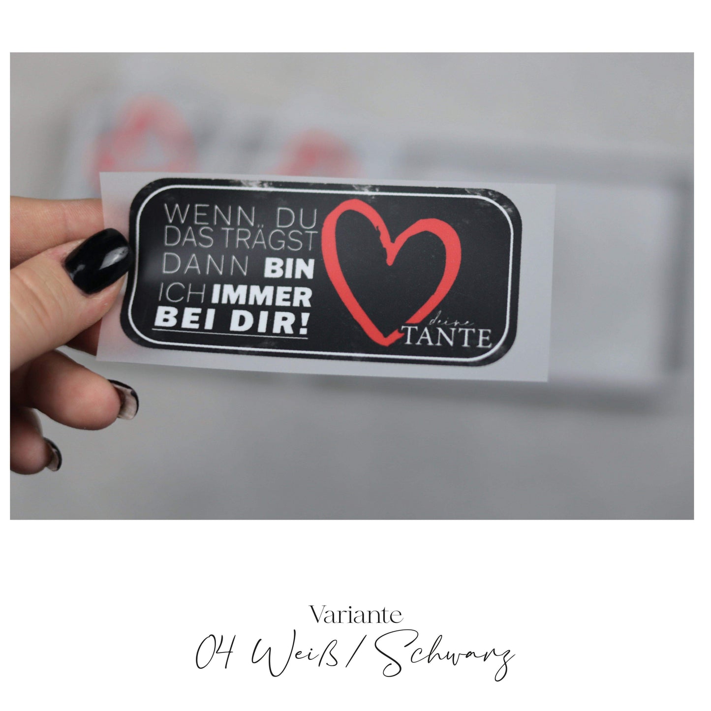 Entdecke unsere stylischen Größenlabels als Bügelbilder für Statement-Jacken! Einfach aufzubügeln, langlebig und perfekt für individuelle DIY-Projekte. Verleihe Deinen Jacken eine persönliche Note und sorge für klare Größenangaben. Jetzt online kaufen!