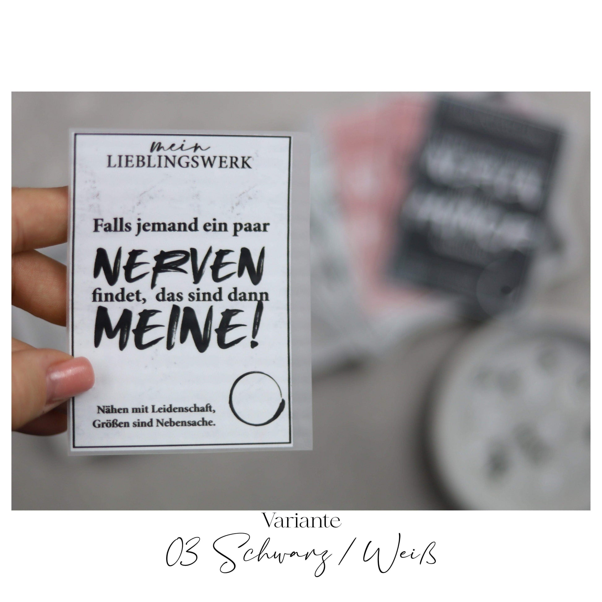 Entdecke unsere stylischen Größenlabels als Bügelbilder für Statement-Jacken! Einfach aufzubügeln, langlebig und perfekt für individuelle DIY-Projekte. Verleihe Deinen Jacken eine persönliche Note und sorge für klare Größenangaben. Jetzt online kaufen!