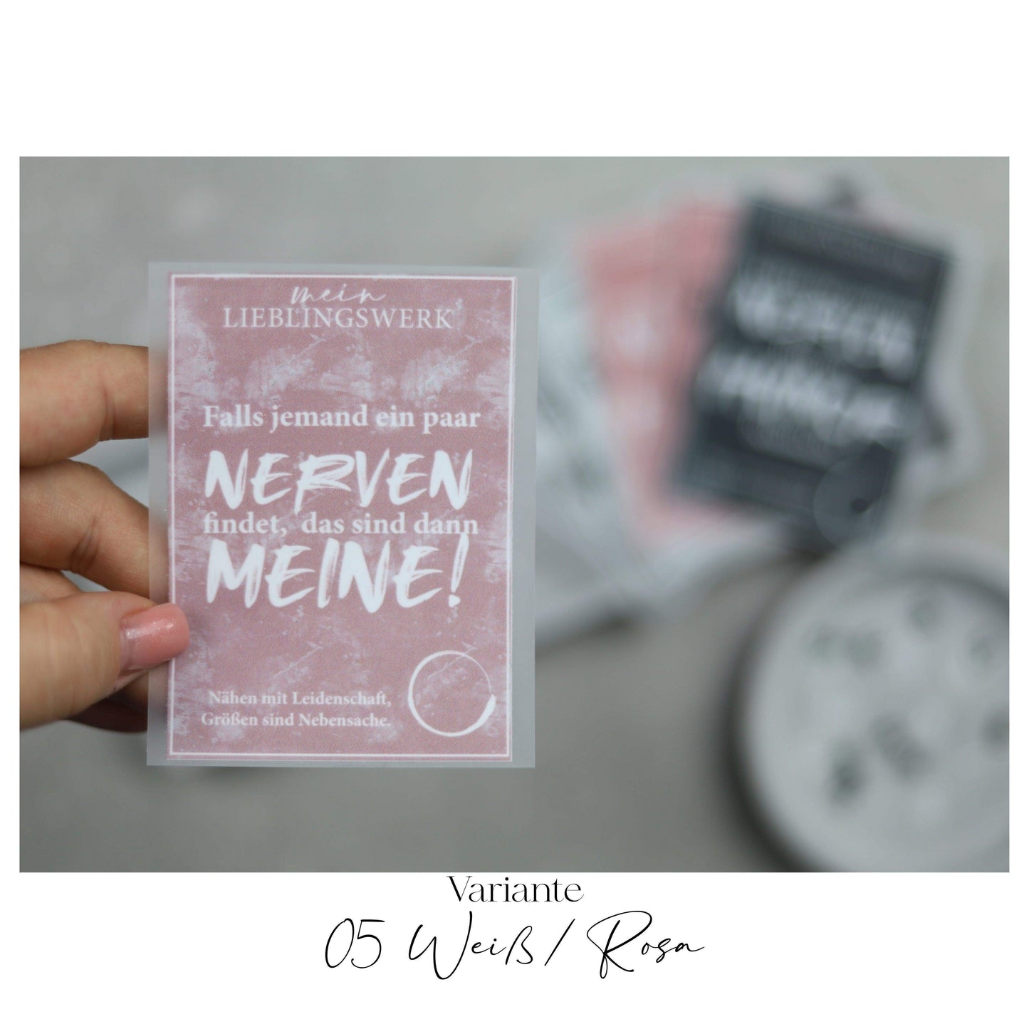 Entdecke unsere stylischen Größenlabels als Bügelbilder für Statement-Jacken! Einfach aufzubügeln, langlebig und perfekt für individuelle DIY-Projekte. Verleihe Deinen Jacken eine persönliche Note und sorge für klare Größenangaben. Jetzt online kaufen!