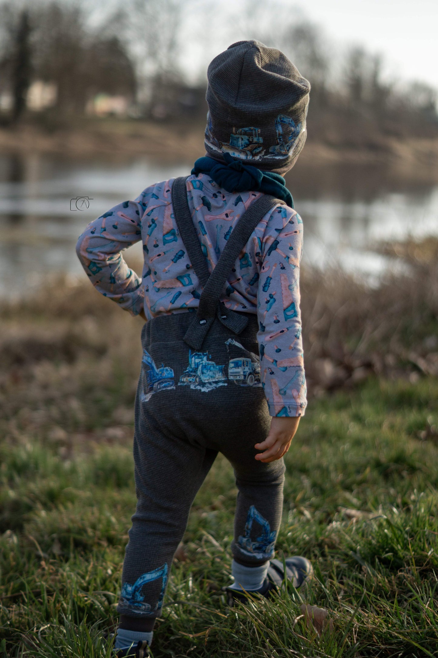 Blaue Baucrew | XXL Bügelbild Bordüre | Kräne & Betonmischer