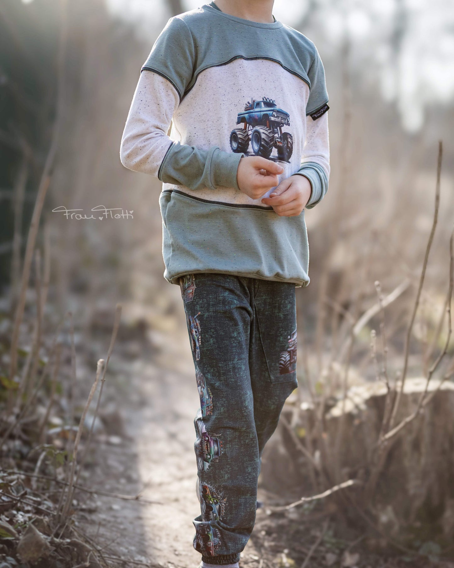 Monstertruck Crew | XXL Bügelbild Bordüre | Powertrucks in Neon & Chrome