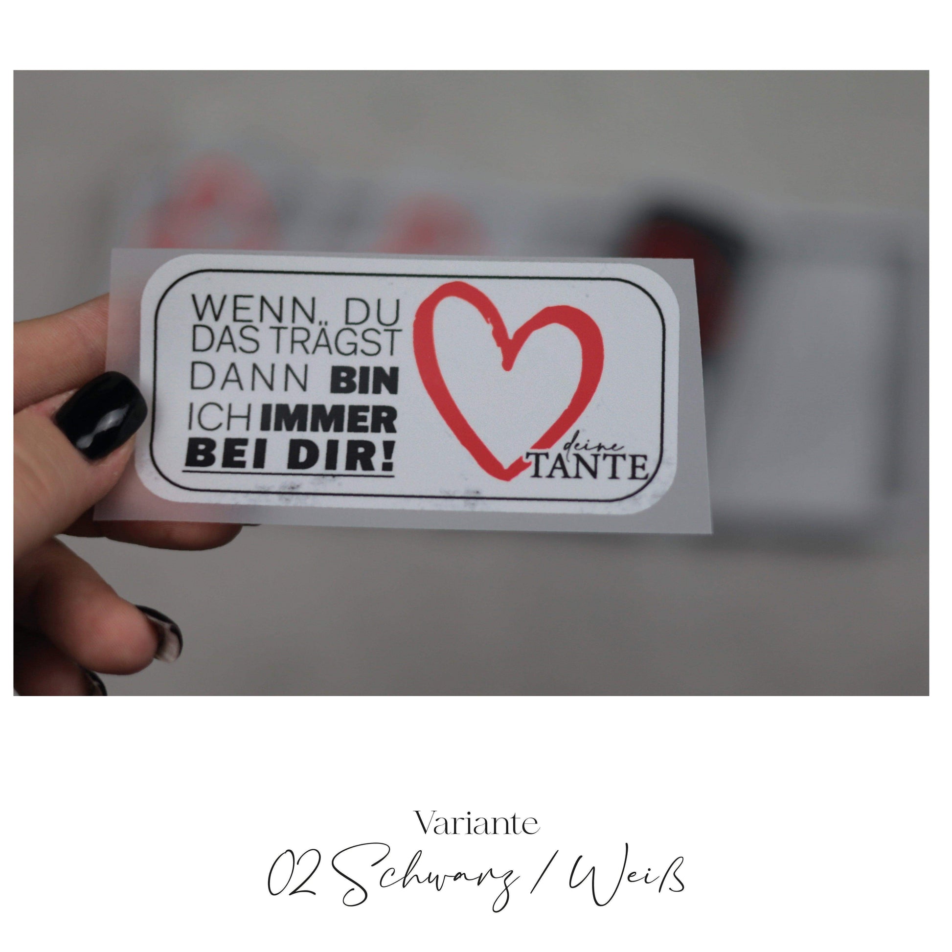Entdecke unsere stylischen Größenlabels als Bügelbilder für Statement-Jacken! Einfach aufzubügeln, langlebig und perfekt für individuelle DIY-Projekte. Verleihe Deinen Jacken eine persönliche Note und sorge für klare Größenangaben. Jetzt online kaufen!