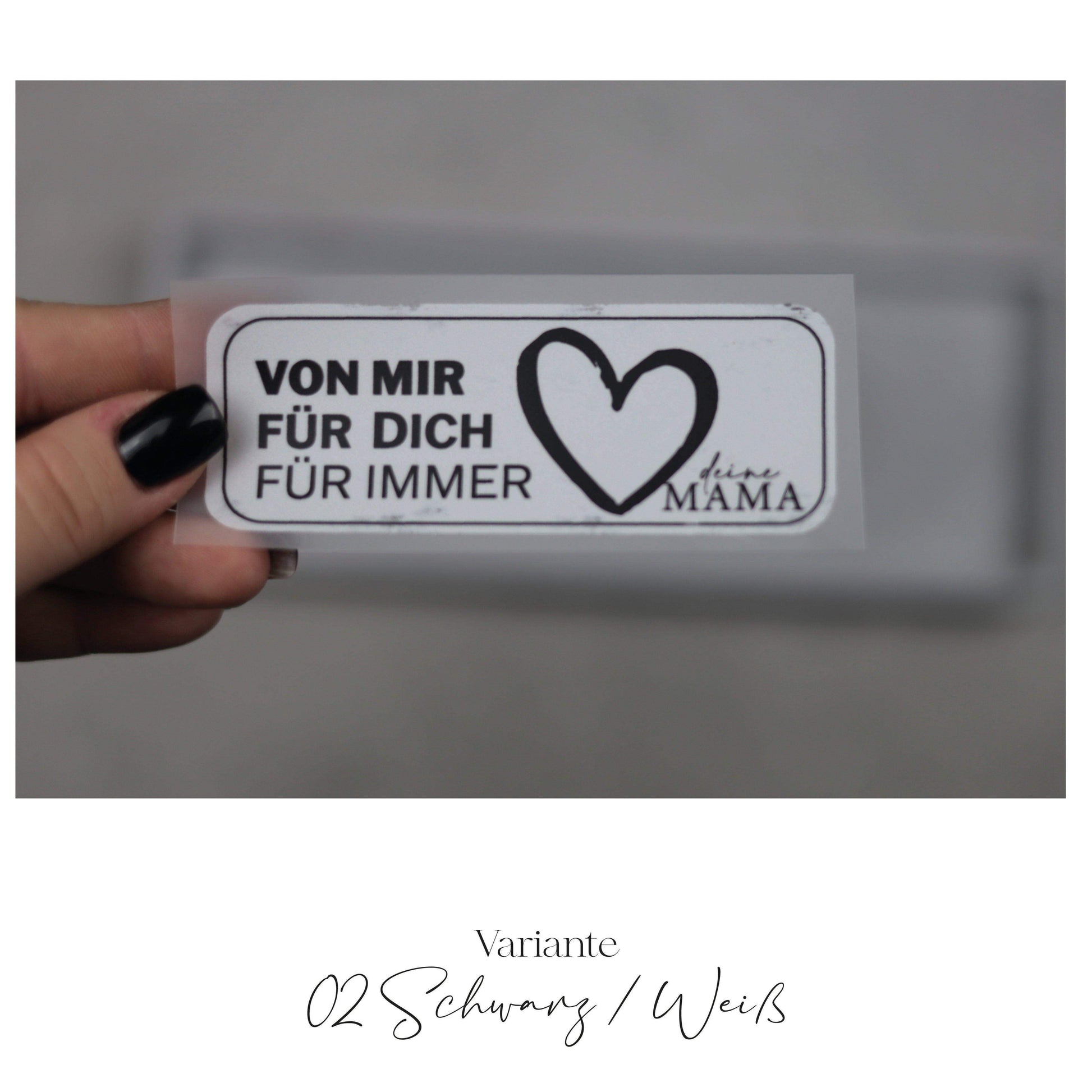 Entdecke unsere stylischen Größenlabels als Bügelbilder für Statement-Jacken! Einfach aufzubügeln, langlebig und perfekt für individuelle DIY-Projekte. Verleihe Deinen Jacken eine persönliche Note und sorge für klare Größenangaben. Jetzt online kaufen!