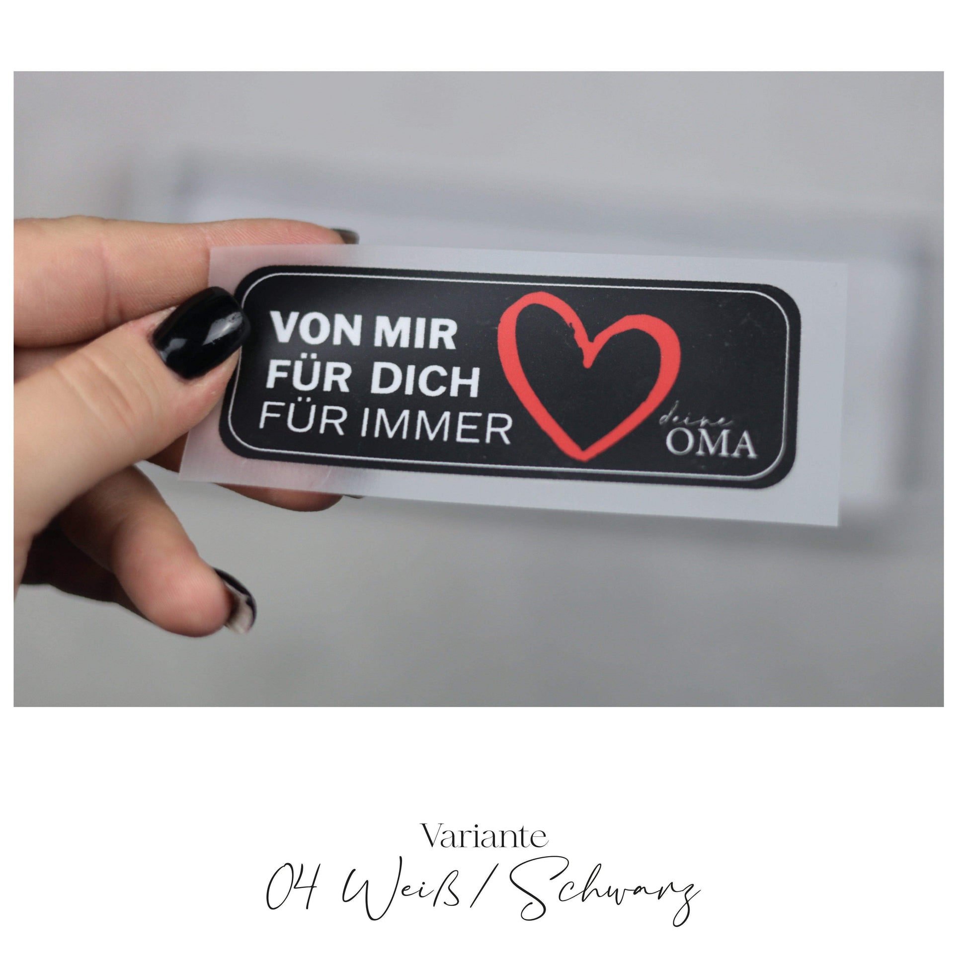 Entdecke unsere stylischen Größenlabels als Bügelbilder für Statement-Jacken! Einfach aufzubügeln, langlebig und perfekt für individuelle DIY-Projekte. Verleihe Deinen Jacken eine persönliche Note und sorge für klare Größenangaben. Jetzt online kaufen!