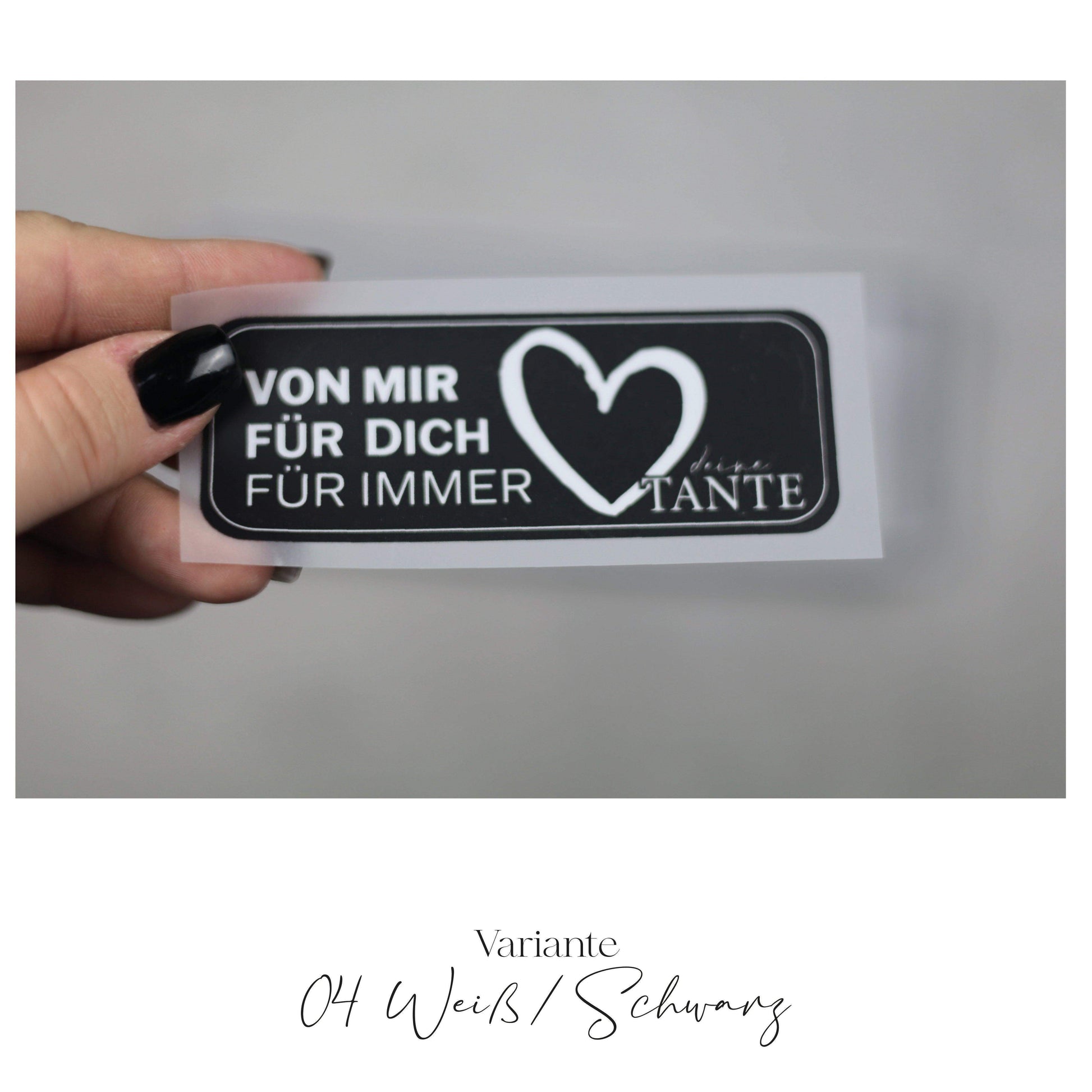 Entdecke unsere stylischen Größenlabels als Bügelbilder für Statement-Jacken! Einfach aufzubügeln, langlebig und perfekt für individuelle DIY-Projekte. Verleihe Deinen Jacken eine persönliche Note und sorge für klare Größenangaben. Jetzt online kaufen!