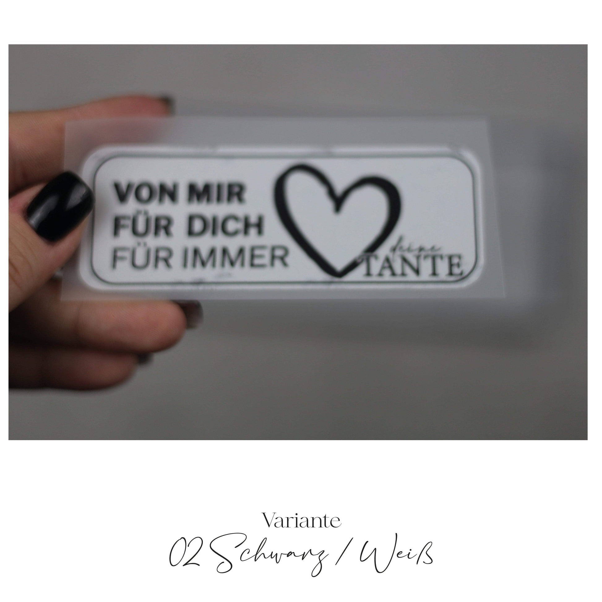 Entdecke unsere stylischen Größenlabels als Bügelbilder für Statement-Jacken! Einfach aufzubügeln, langlebig und perfekt für individuelle DIY-Projekte. Verleihe Deinen Jacken eine persönliche Note und sorge für klare Größenangaben. Jetzt online kaufen!
