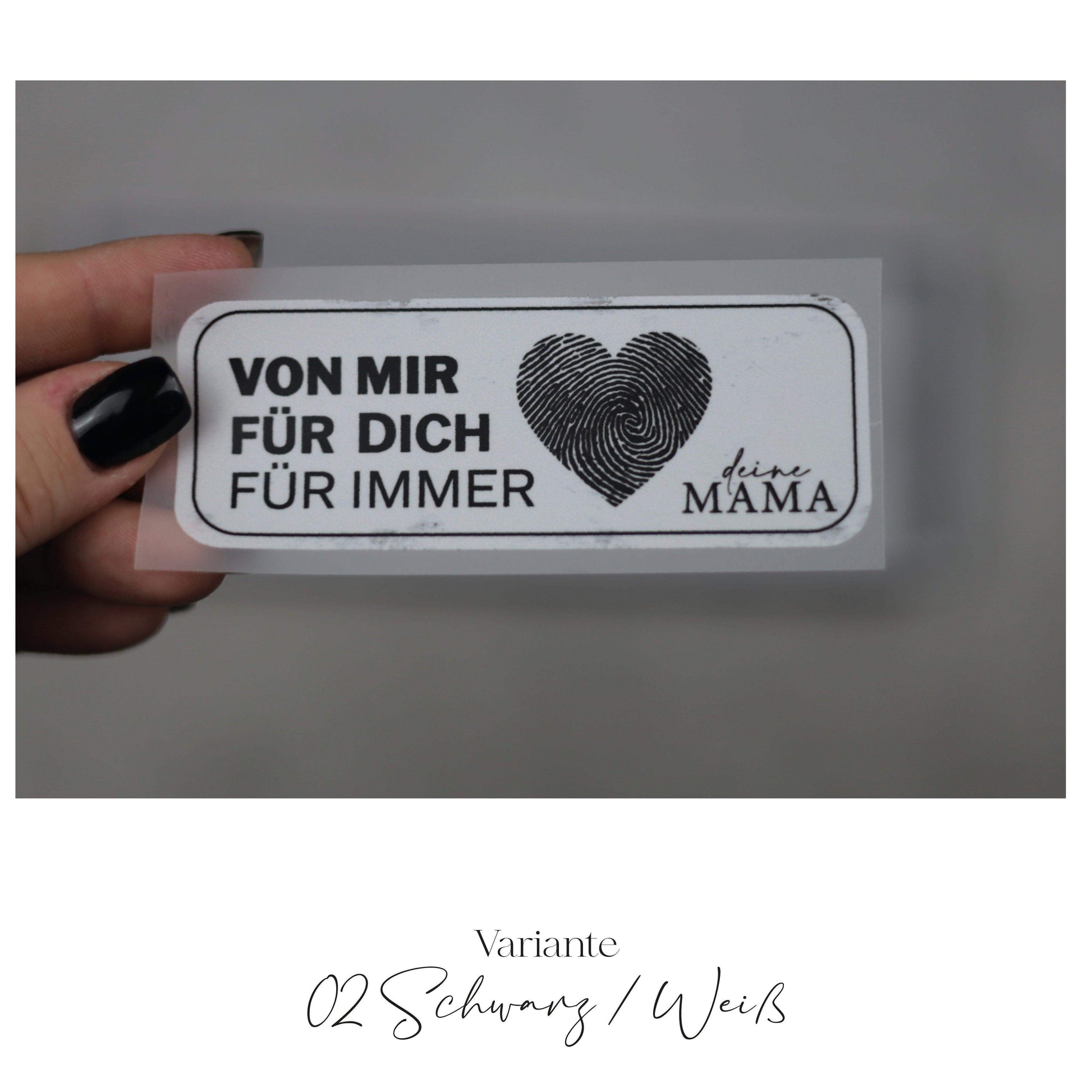 Entdecke unsere stylischen Größenlabels als Bügelbilder für Statement-Jacken! Einfach aufzubügeln, langlebig und perfekt für individuelle DIY-Projekte. Verleihe Deinen Jacken eine persönliche Note und sorge für klare Größenangaben. Jetzt online kaufen!