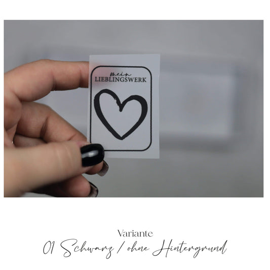 Entdecke unsere stylischen Größenlabels als Bügelbilder für Statement-Jacken! Einfach aufzubügeln, langlebig und perfekt für individuelle DIY-Projekte. Verleihe Deinen Jacken eine persönliche Note und sorge für klare Größenangaben. Jetzt online kaufen!