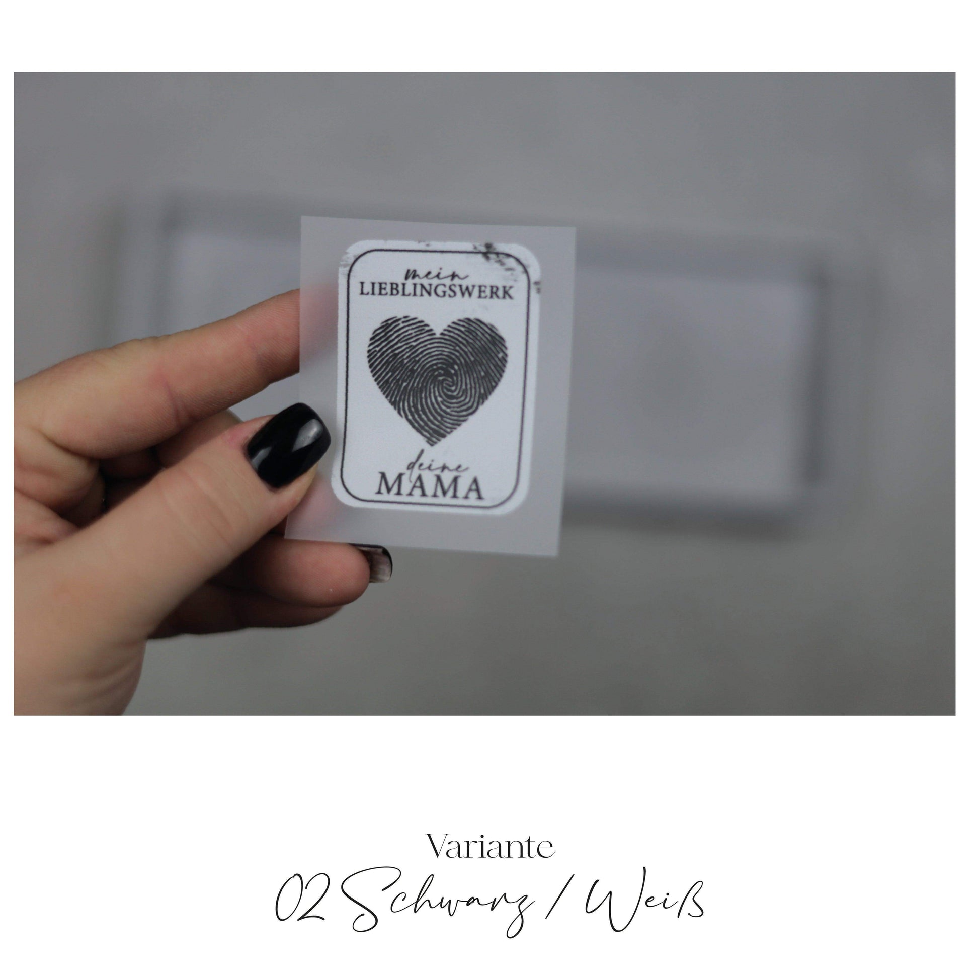 Entdecke unsere stylischen Größenlabels als Bügelbilder für Statement-Jacken! Einfach aufzubügeln, langlebig und perfekt für individuelle DIY-Projekte. Verleihe Deinen Jacken eine persönliche Note und sorge für klare Größenangaben. Jetzt online kaufen!