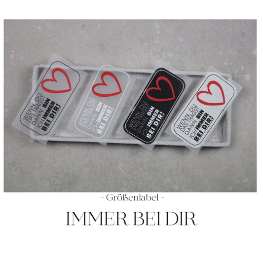 Entdecke unsere stylischen Größenlabels als Bügelbilder für Statement-Jacken! Einfach aufzubügeln, langlebig und perfekt für individuelle DIY-Projekte. Verleihe Deinen Jacken eine persönliche Note und sorge für klare Größenangaben. Jetzt online kaufen!