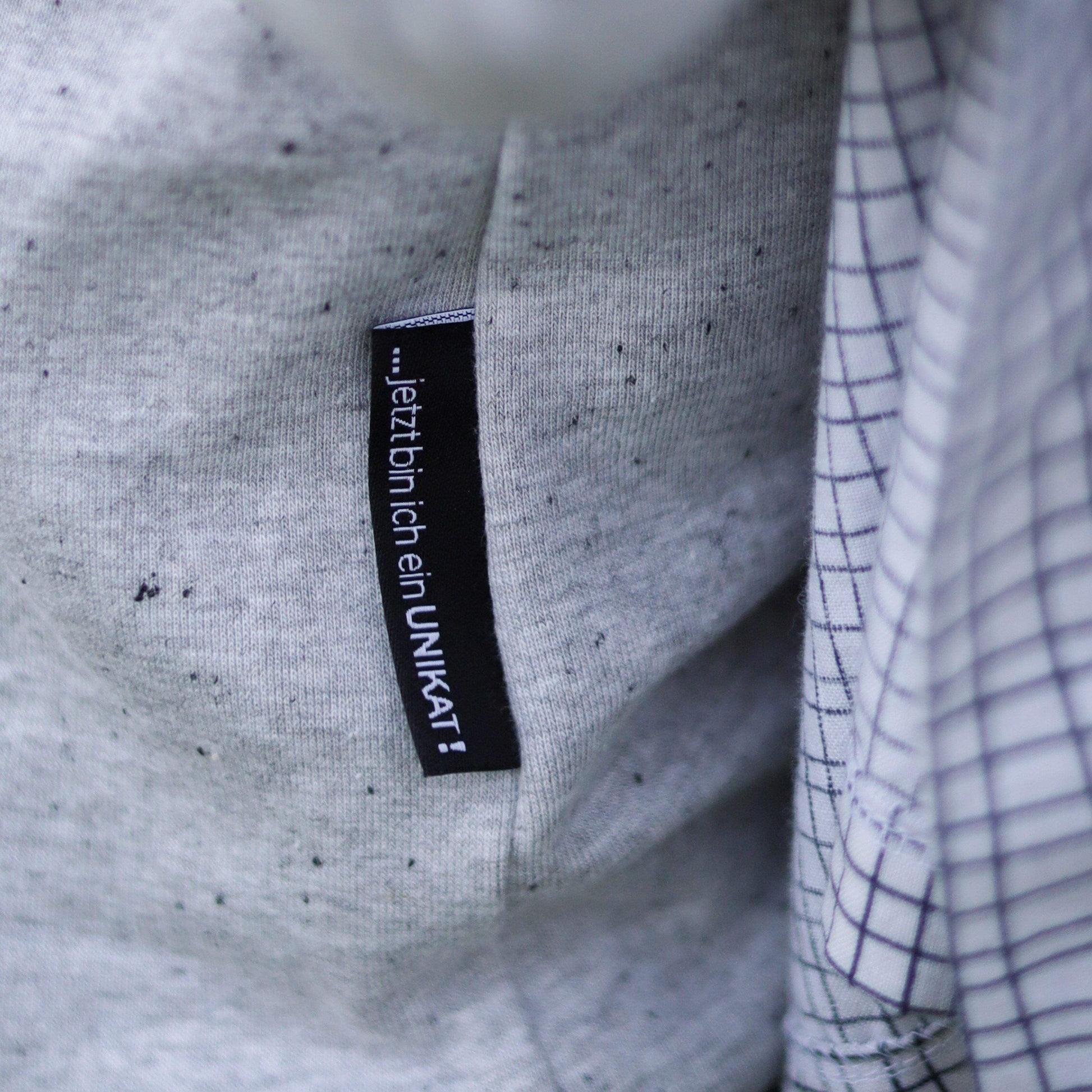 Entdecke unsere auffälligen Statement Weblabels! Perfekt für individuelle DIY-Projekte und einzigartige Modekreationen. Hochwertig, langlebig und einfach anzubringen. Verleihe Deinen Designs eine besondere Note mit unseren trendigen Labels. Jetzt online b